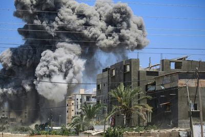 Israel Strikes Gaza, Yemen, Lebanon Foes After Attacks