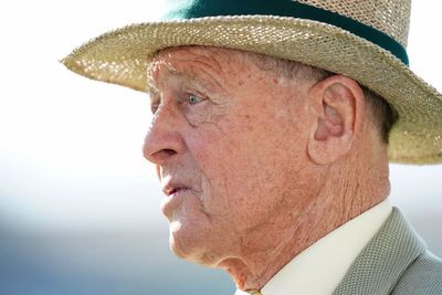 Sir Geoffrey Boycott unable to eat or drink with pneumonia after cancer operation