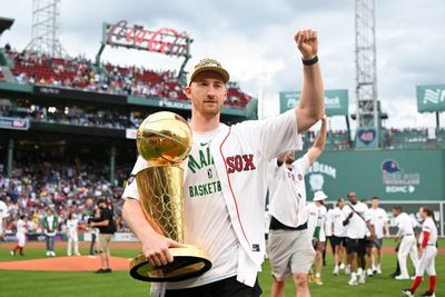 Sam Hauser agrees to four-year extension to remain with Celtics