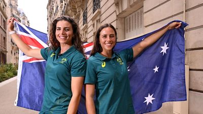 Fox sisters' Olympic milestone is poignant for Meares