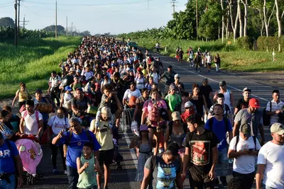 3,000 migrants leave southern Mexico on foot in a new caravan headed for the US border