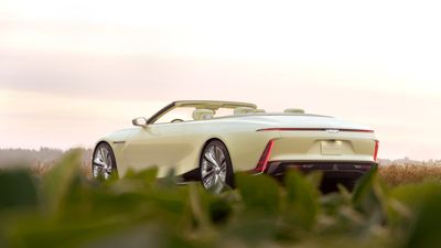 Cadillac SOLLEI Concept journeys on to the higher reaches of the auto market