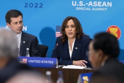 Pete Buttigieg Endorses Kamala Harris For President