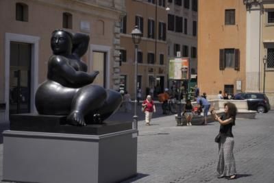 Botero Sculptures Transform Rome Into Open-Air Museum