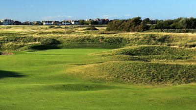 What Is A Punchbowl Green On A Golf Course?