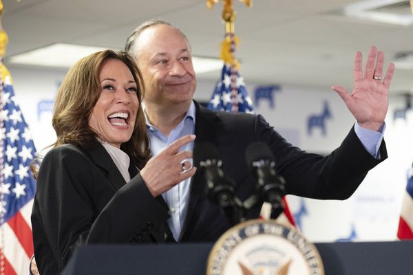 Harris heads to battleground state of Wisconsin as campaign picks up