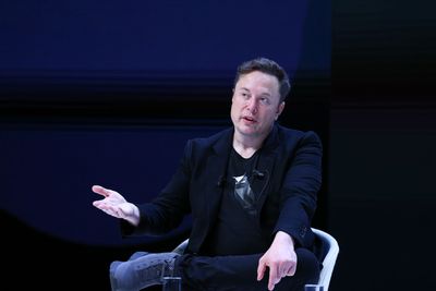 Musk claims his trans daughter is "dead"