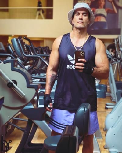 David Zepeda's Gym Selfies: Black Tank Top, White Hat Style