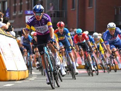 Tour de Wallonie: Corbin Strong sprints to stage 2 victory, moves into race lead