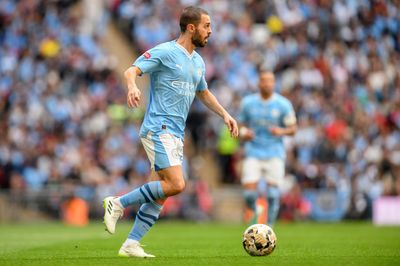 Who is playing in the Community Shield and how is it decided?