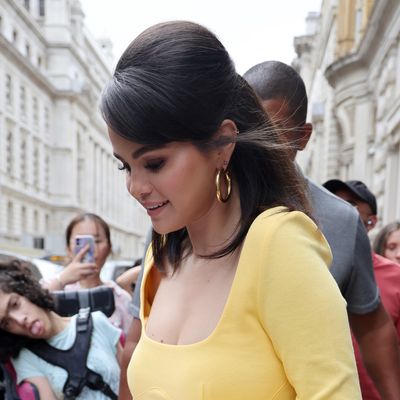 Selena Gomez Toasts Her 32nd Birthday in a Playful Take on the Butter Yellow Trend