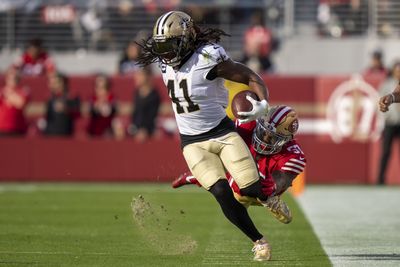 Alvin Kamara ends contract stalemate and reports to camp