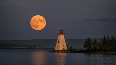 Supermoon: what is it and when is the next one?