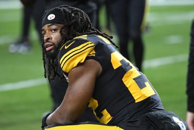 Steelers RB Najee Harris skips steps, reporters heading into training camp