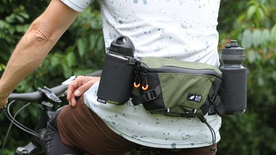 I tested the 2.2-liter Oglah hip pack from Wizard Works – but was it a spellbinding experience?