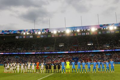 Israel's national anthem loudly jeered before Olympic soccer match against Mali