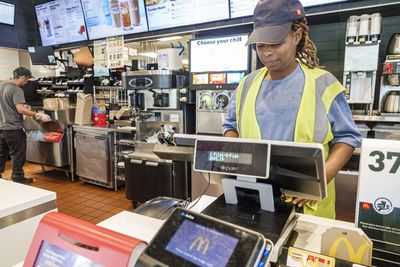 70-year-low: Federal minimum wage nears rock bottom