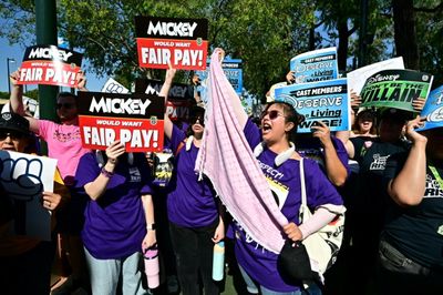 Disneyland Strike Averted As Unions Agree Tentative Deal