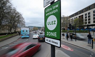 Ulez expansion led to significant drop in air pollutants in London, report finds