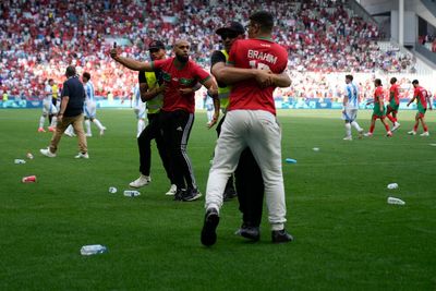 Argentina coach slams chaotic 'scandal' at Olympic soccer match vs Morocco