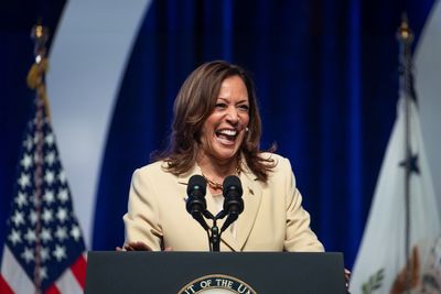 Harris urges voters to "choose freedom"