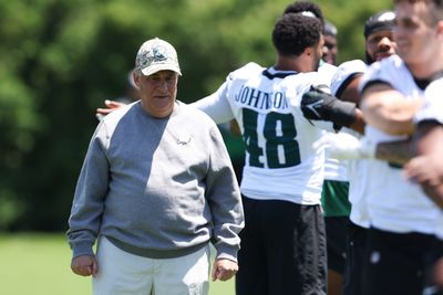 Vic Fangio on Eagles’ biggest position battles: CB, LB, and maybe edge rusher