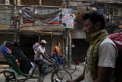 How Bangladesh rickshaw pullers saved lives amid quota protest clashes