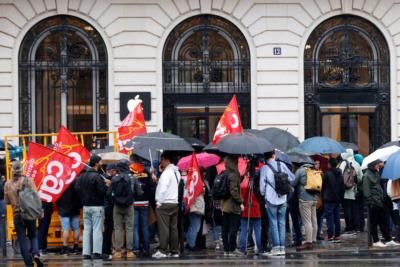 French Railway Chaos: 800,000 Travelers Affected