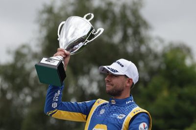 Cammish joins BTCC team-mate Sutton in committing his future to Alliance Racing