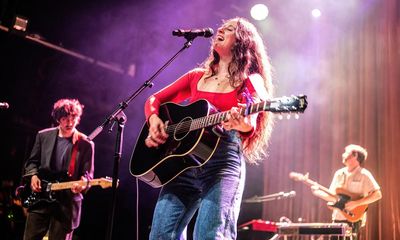 Waxahatchee review – warm, rousing anthems about embracing change