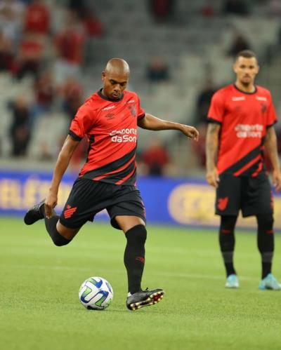 Fernandinho: Dynamic Leader Driving Team Success On The Field
