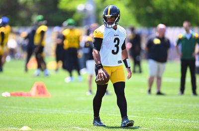 Steelers QB Russell Wilson sits out Day 2 of camp with injury