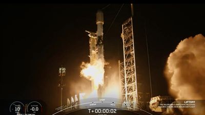 SpaceX bounces back from Falcon 9 failure with successful Starlink launch (video)