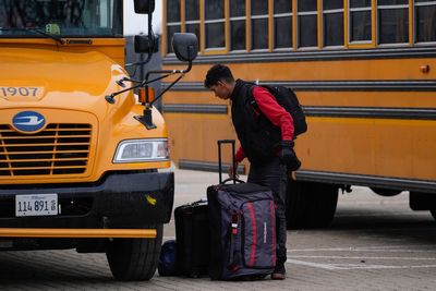 Chicago bracing for Texas to bus 25,000 migrants to city ahead of Democratic National Convention