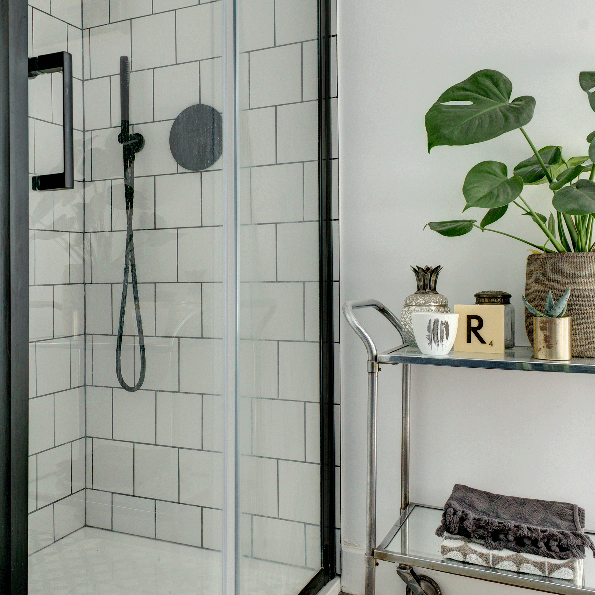 7 renter-friendly shower ideas to make your wash space feel clean and fresh on a budget