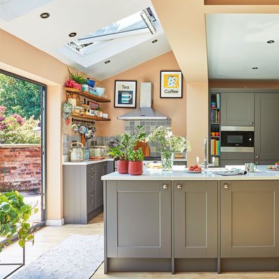 This house hadn’t been touched for over 20 years, but a colourful makeover has brought it perfectly up-do-date