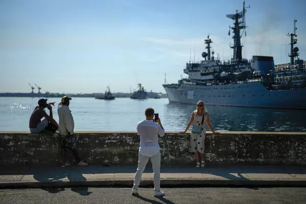 In a show of growing ties, Russian warships make a new visit to Cuban waters