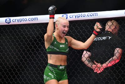 Shauna Bannon def. Alice Ardelean at UFC 304: Best photos