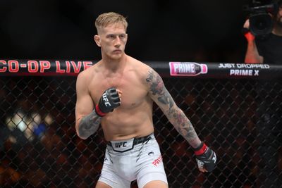 Sam Patterson def. Kiefer Crosbie at UFC 304: Best photos