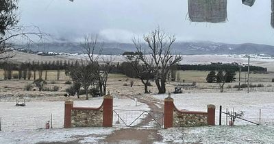 Weekend snow falls just outside Canberra