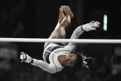 Simone Biles Suffers Possible Injury During Olympic Qualifiers