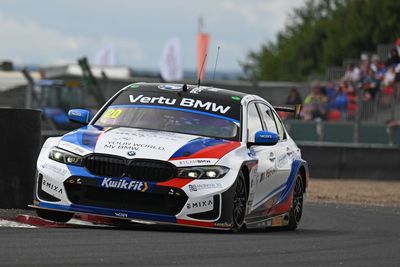 BTCC Croft: King of Croft Turkington dominates in BMW