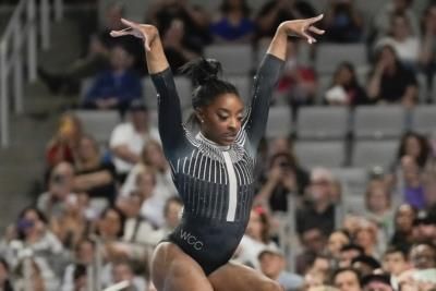 Team USA's Suni Lee And Simone Biles To Compete In Finals