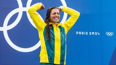 Aussie Jess Fox Has Won Gold In Her First Of Three Paris 2024 Events & Her Dad Commentated It