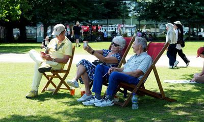 UK weather: mini heatwave predicted with temperatures up to 30C