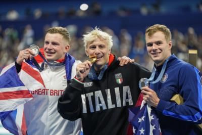 Nicolo Martinenghi Upsets Favorites To Win 100M Breaststroke Gold