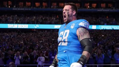 Lions, Taylor Decker Agree to Three-Year Contract Extension