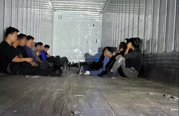 17 migrants rescued from a locked trailer near the Texan city of Laredo