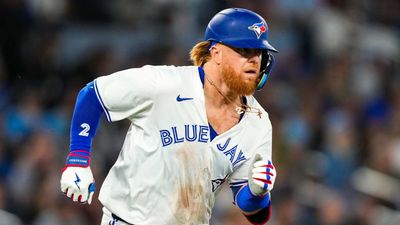 Mariners Acquire Justin Turner in Trade With Blue Jays, per Report