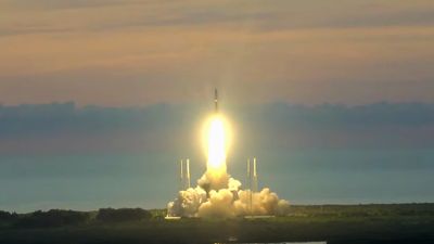 Atlas V rocket launches its final national security mission for US military (video)